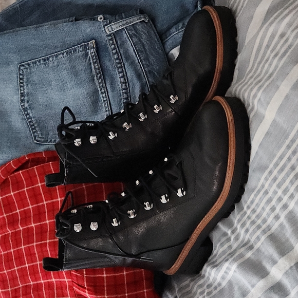 Nine West Combat boots - EUC!!!! Particularly perfect. 👌🏼 - Picture 3 of 7